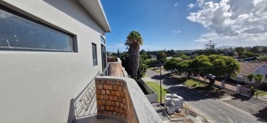 2 Bedroom Property for Sale in Table View Western Cape